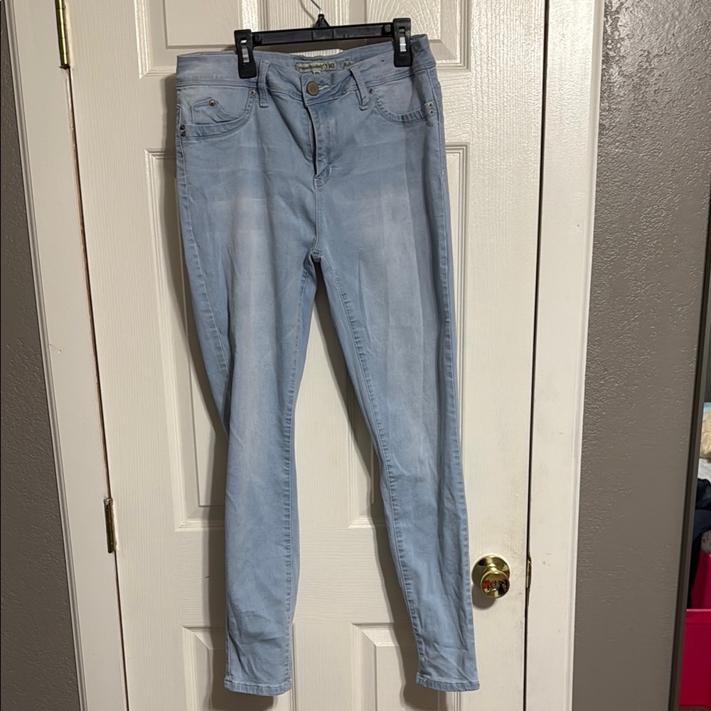 NWOT Light Blue Women's Jeans